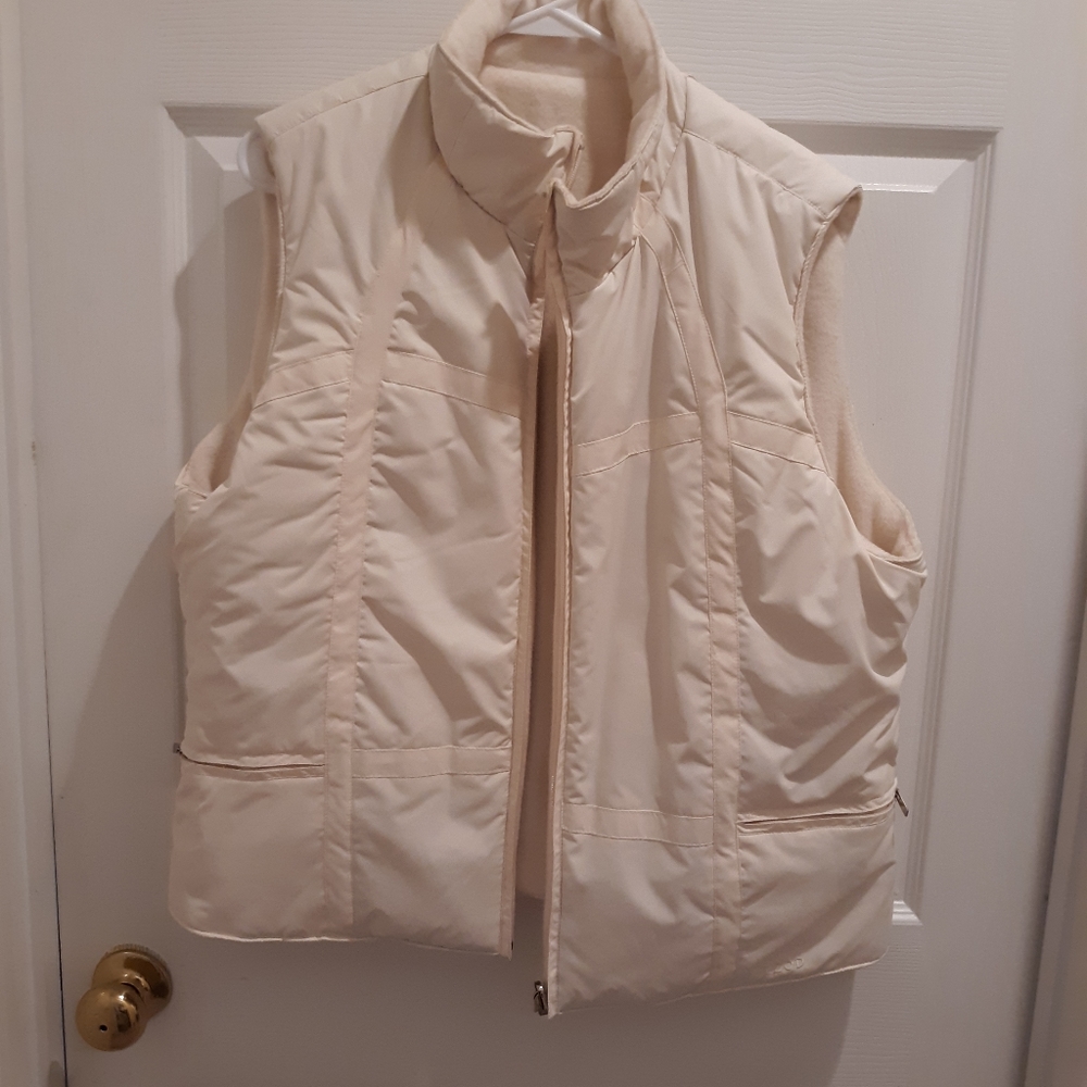 IZOD reversible vest